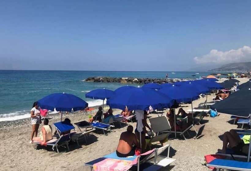 בית מלון כפרי Sea Palace