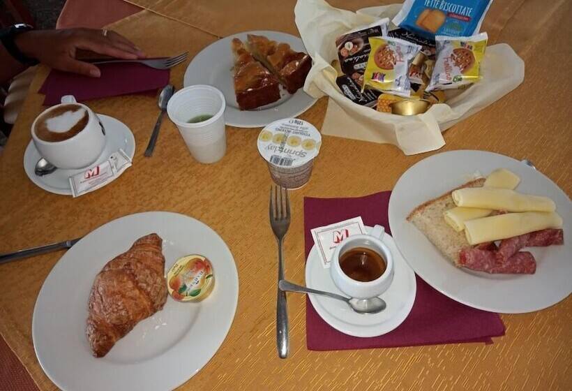 בית מלון כפרי Sea Palace