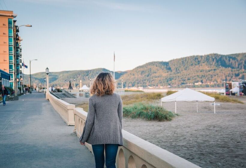 هتل Seashore Inn On The Beach Seaside