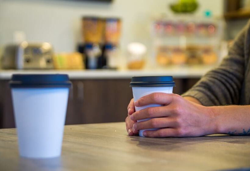 هتل Seashore Inn On The Beach Seaside