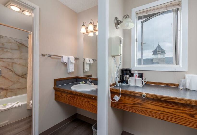 هتل Seashore Inn On The Beach Seaside