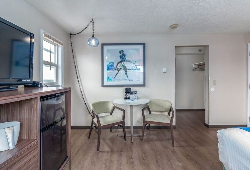 هتل Seashore Inn On The Beach Seaside