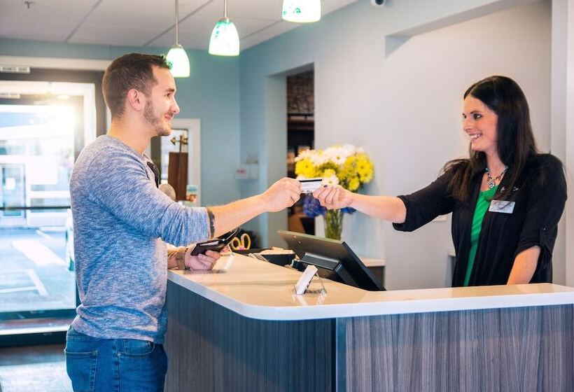 هتل Seashore Inn On The Beach Seaside