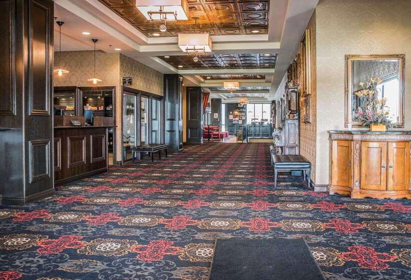 Shoreline Inn & Conference Center, Ascend Hotel Collection