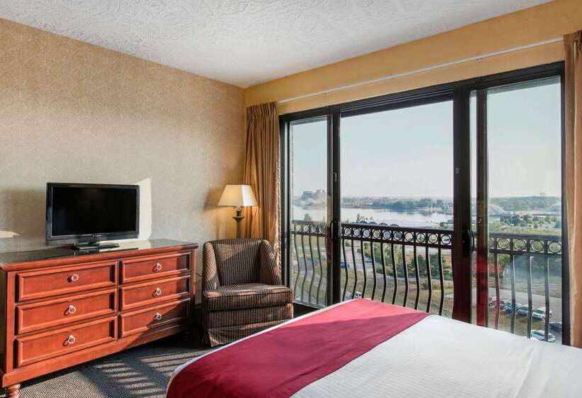 Shoreline Inn & Conference Center, Ascend Hotel Collection