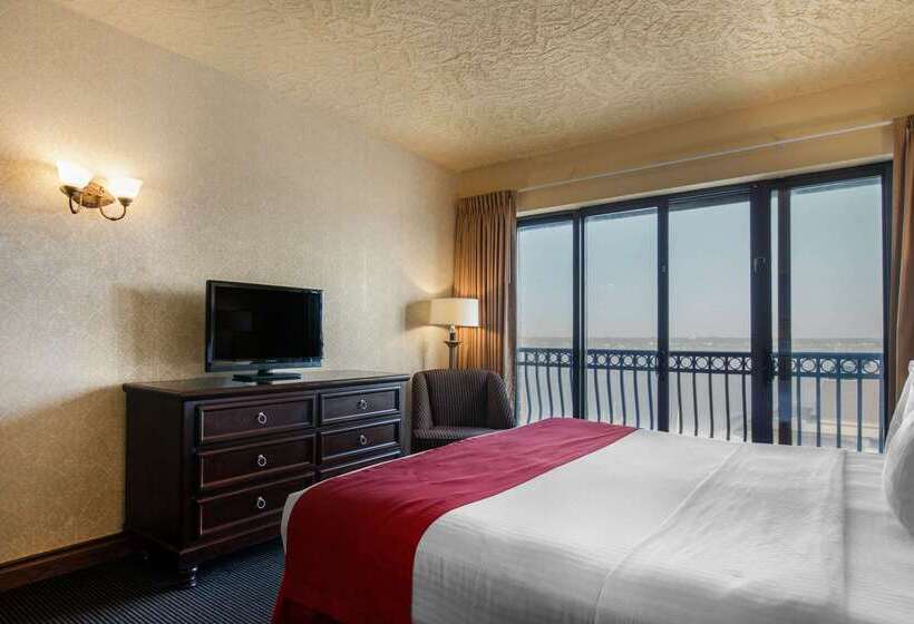 Shoreline Inn & Conference Center, Ascend Hotel Collection