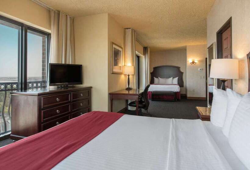 Shoreline Inn & Conference Center, Ascend Hotel Collection