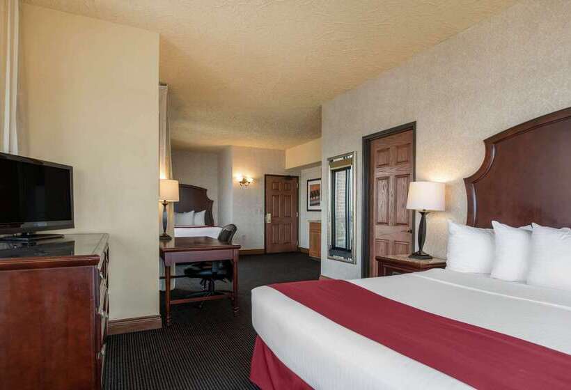 Shoreline Inn & Conference Center, Ascend Hotel Collection