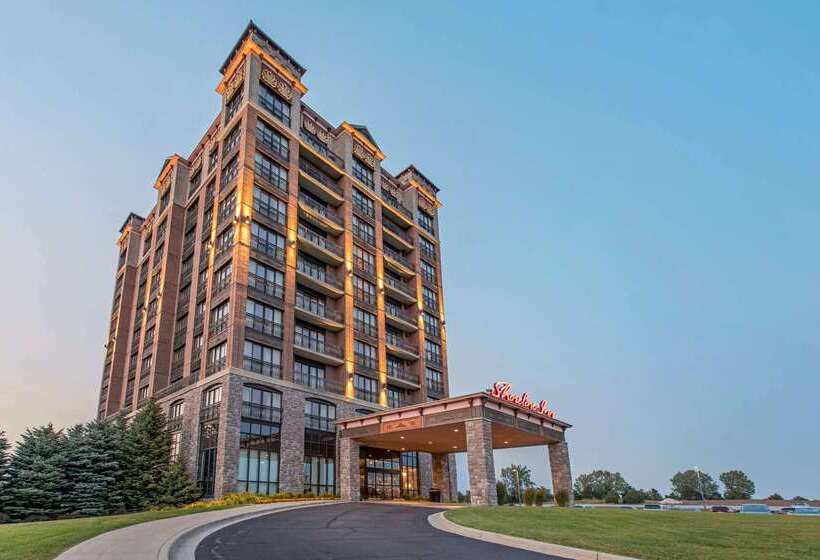 Shoreline Inn & Conference Center, Ascend Hotel Collection