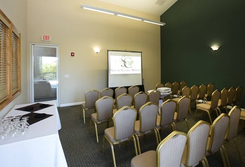 호텔 South Coast Winery Resort & Spa