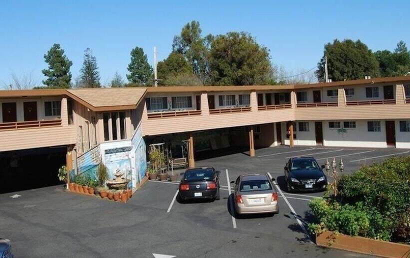 فندق Stanford Motor Inn