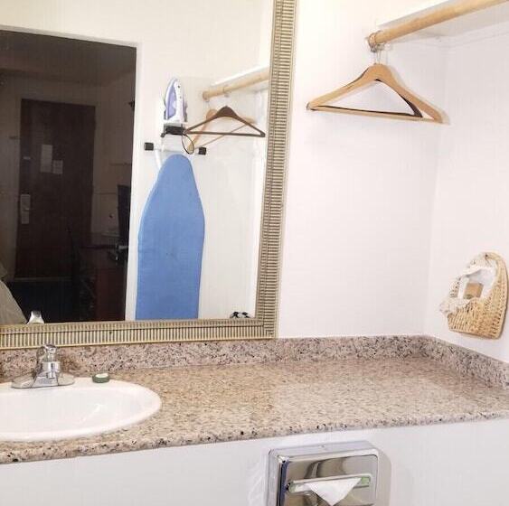 فندق Stanford Motor Inn