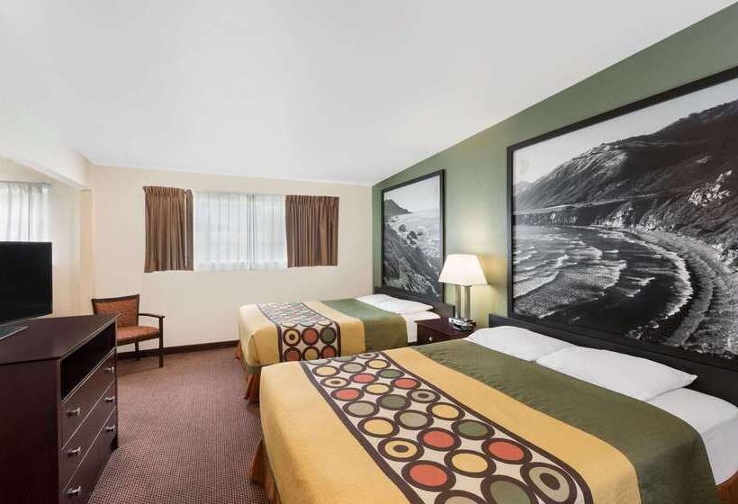 فندق Super 8 By Wyndham Monterey