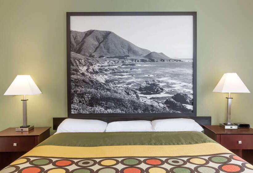 فندق Super 8 By Wyndham Monterey