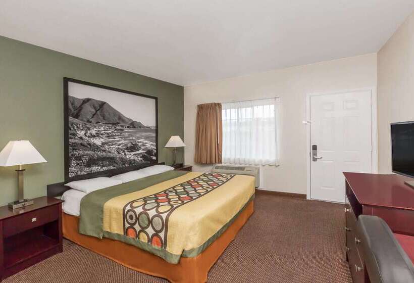 فندق Super 8 By Wyndham Monterey