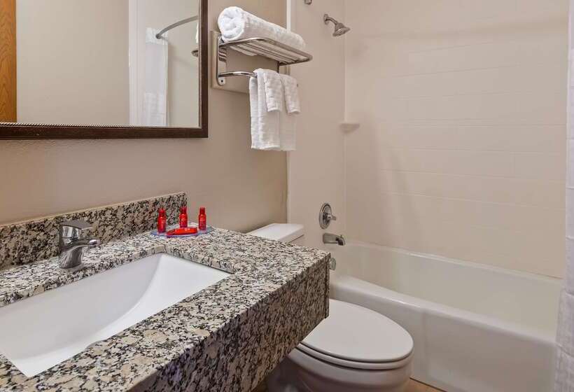 酒店 Ramada By Wyndham Cedar Rapids South