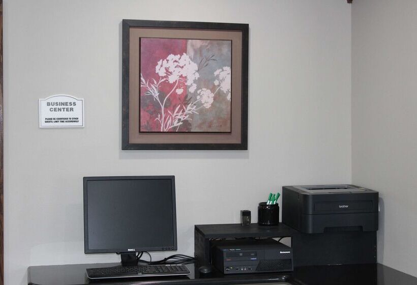 酒店 Ramada By Wyndham Cedar Rapids South