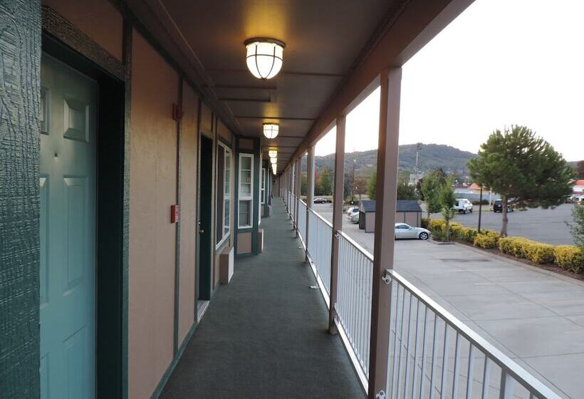 Отель Sweet Breeze Inn Grants Pass