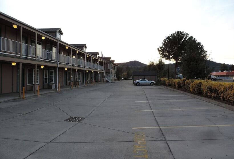 Отель Sweet Breeze Inn Grants Pass