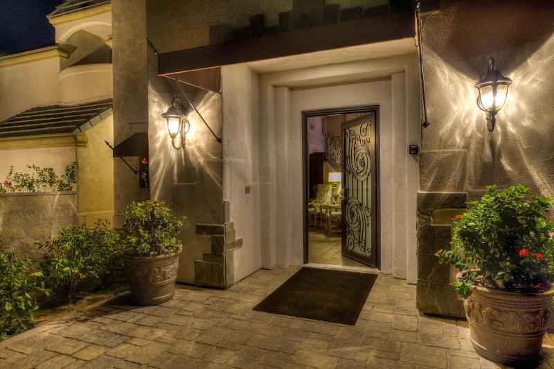 ホテル The Chateau At Lake La Quinta