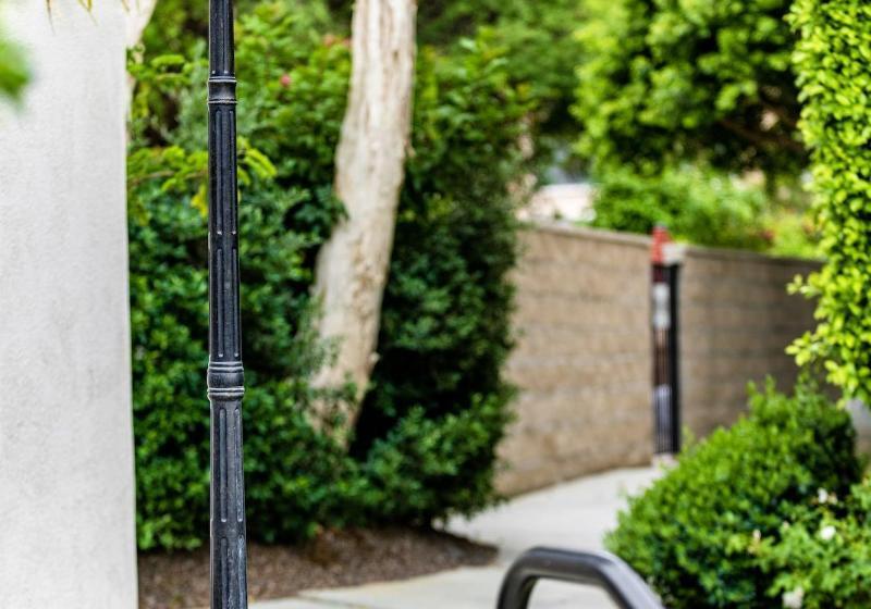 ホテル The Chateau At Lake La Quinta