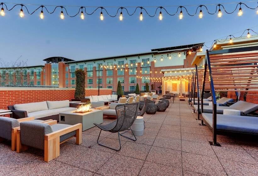 The Chattanoogan Hotel, Curio Collection By Hilton