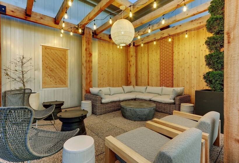 The Chattanoogan Hotel, Curio Collection By Hilton