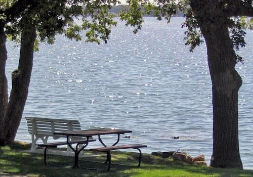 בית מלון כפרי The Inn at Okoboji