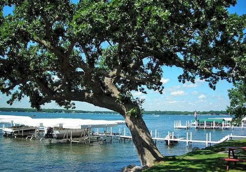 בית מלון כפרי The Inn at Okoboji