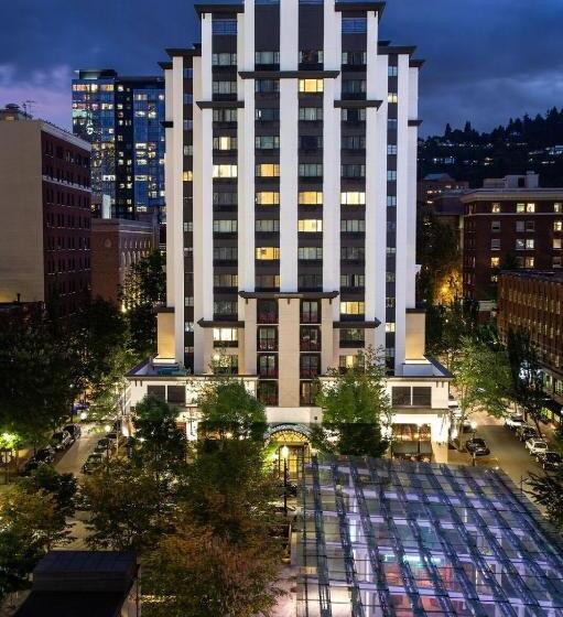 The Paramount Hotel Portland