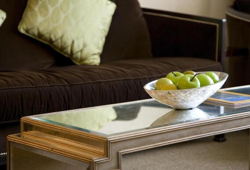 The Paramount Hotel Portland