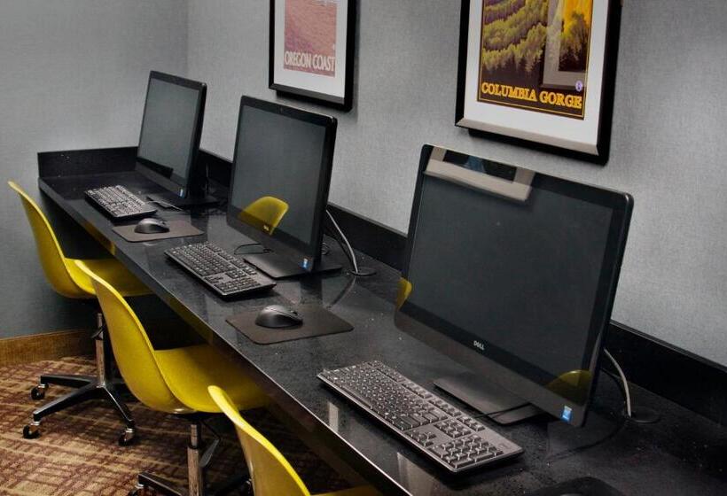 The Paramount Hotel Portland