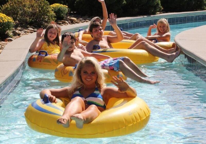 هتل The Resort At Governor's Crossing