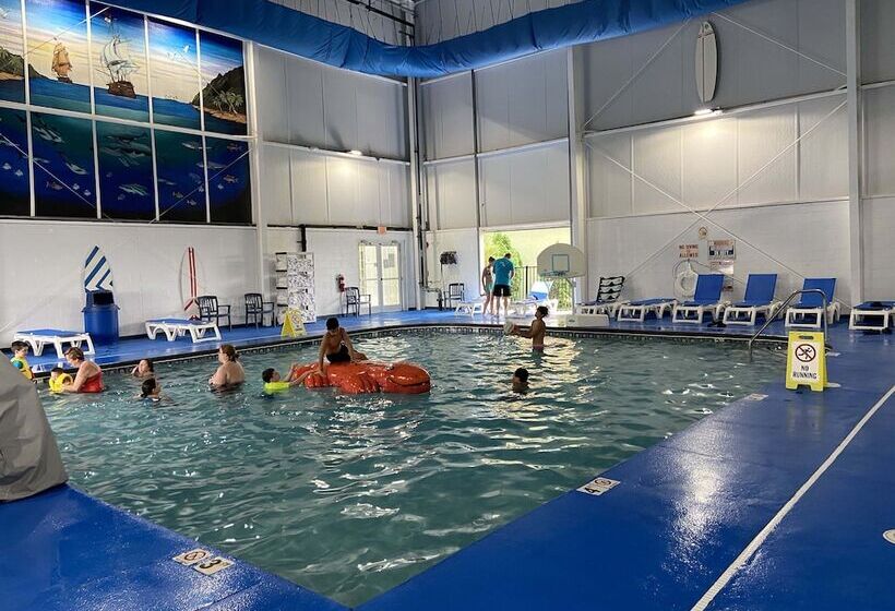 هتل The Resort At Governor's Crossing