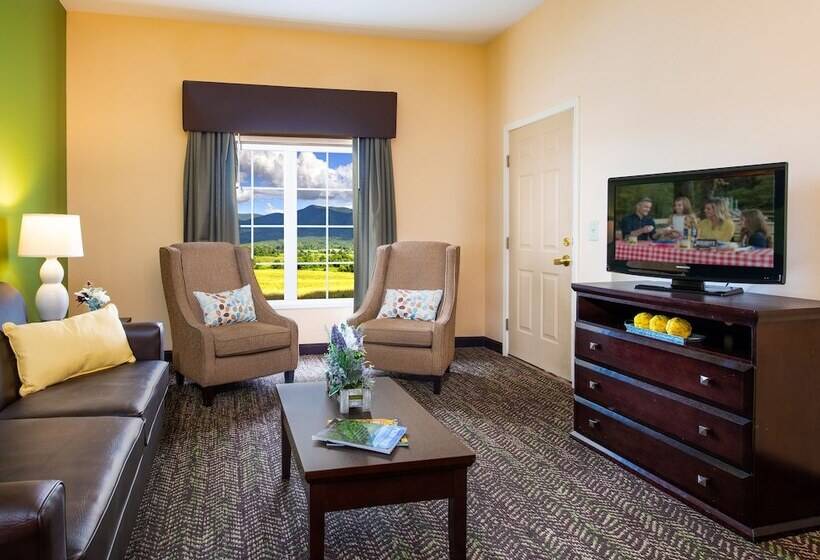 هتل The Resort At Governor's Crossing