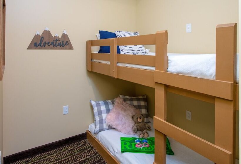 هتل The Resort At Governor's Crossing