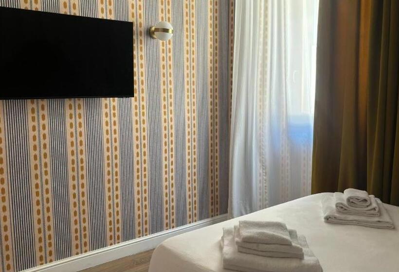 هتل Townhouse Condotti 29