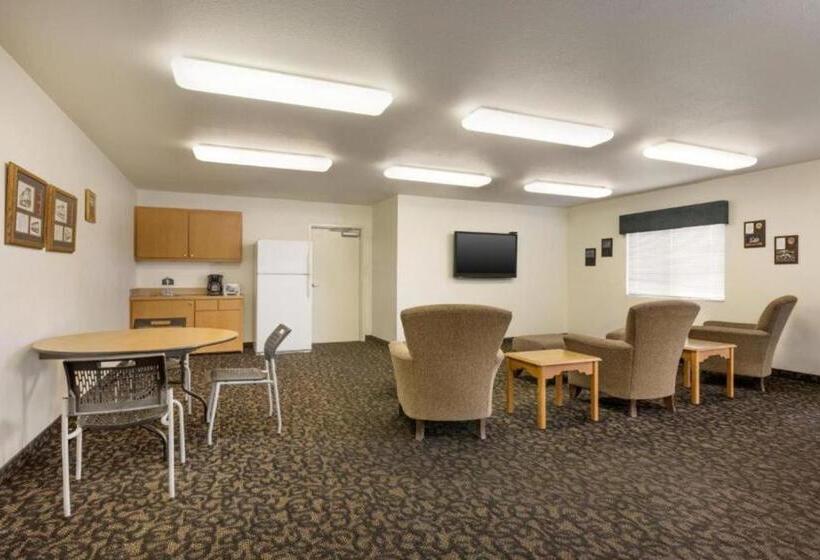 فندق Travelodge By Wyndham Alpine