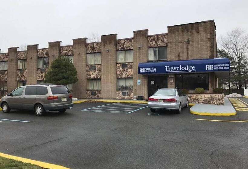 فندق Travelodge By Wyndham Avenel Woodbridge