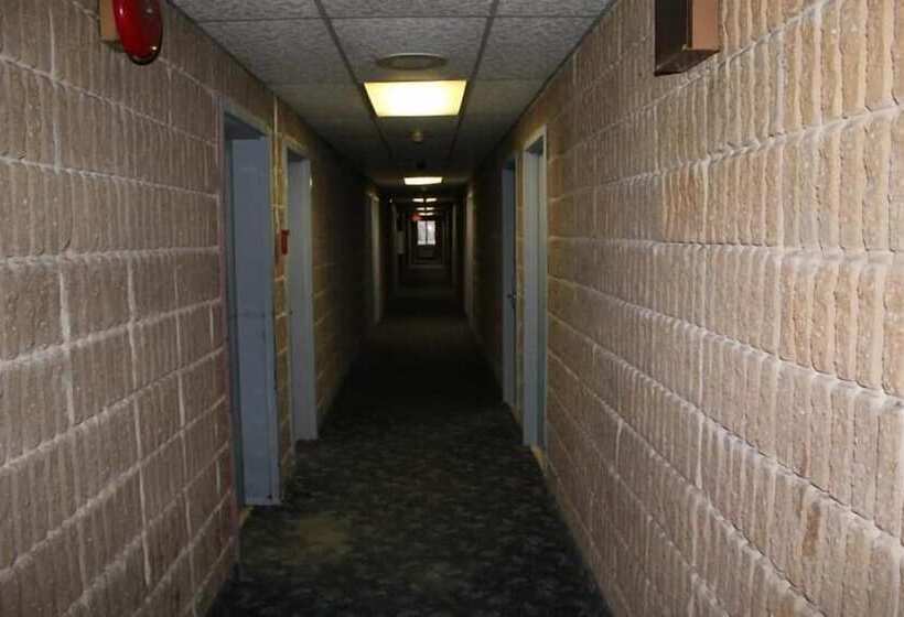 فندق Travelodge By Wyndham Avenel Woodbridge