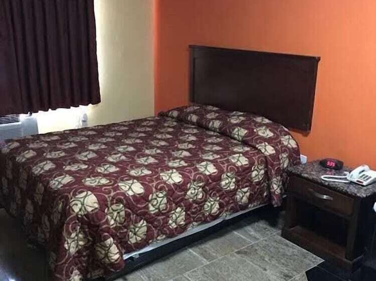 فندق Travelodge By Wyndham Avenel Woodbridge