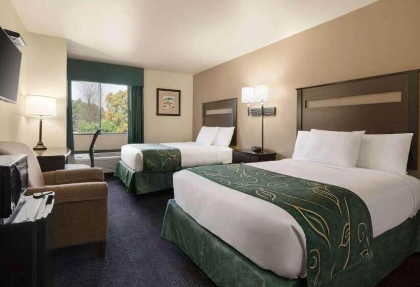 ホテル Travelodge By Wyndham Brunswick Near Fredrick