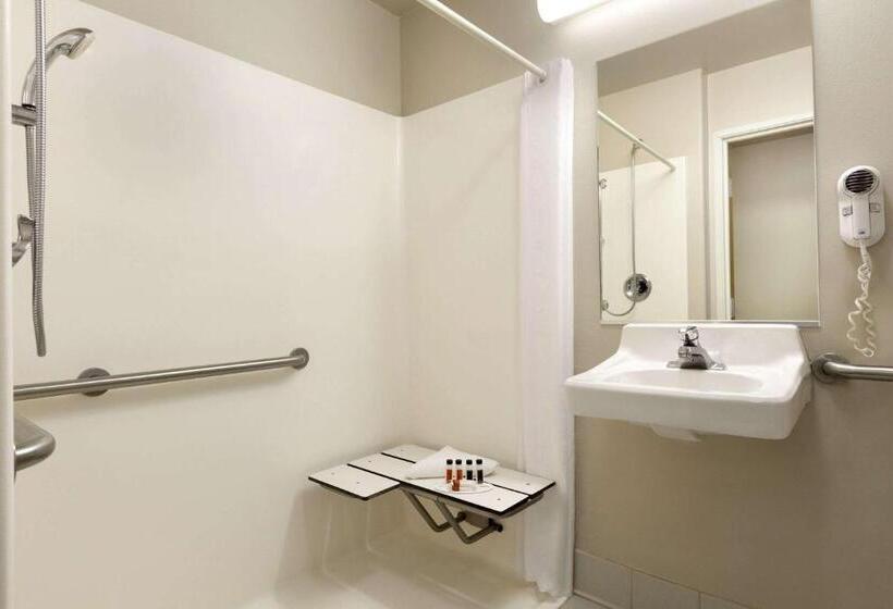 فندق Travelodge By Wyndham Milford