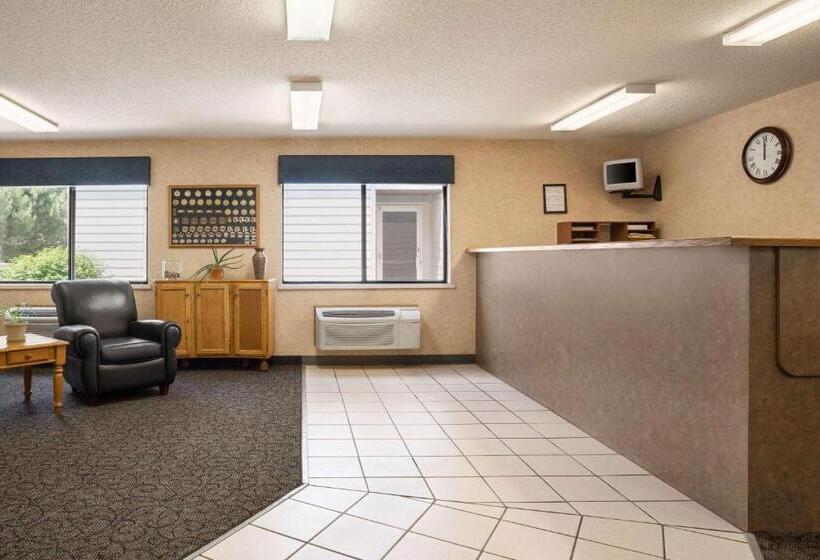 فندق Travelodge By Wyndham Morrill