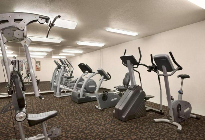 فندق Travelodge By Wyndham Pecos