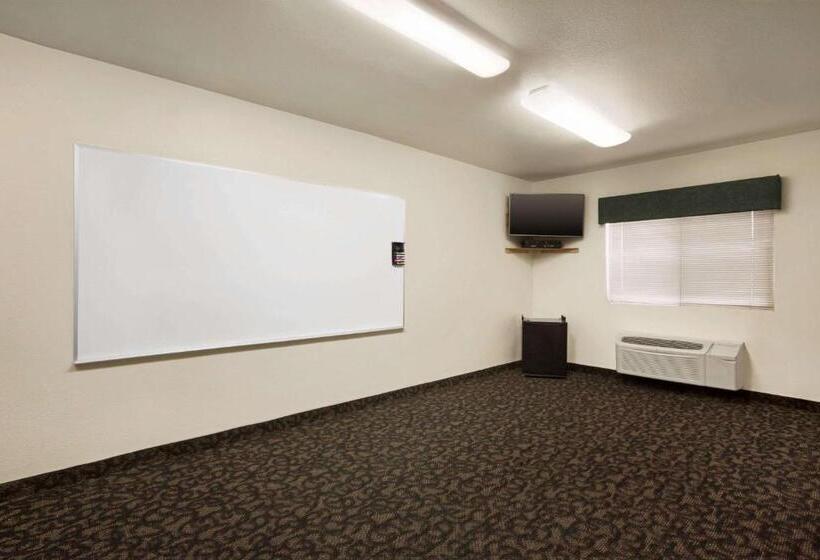 فندق Travelodge By Wyndham Pecos