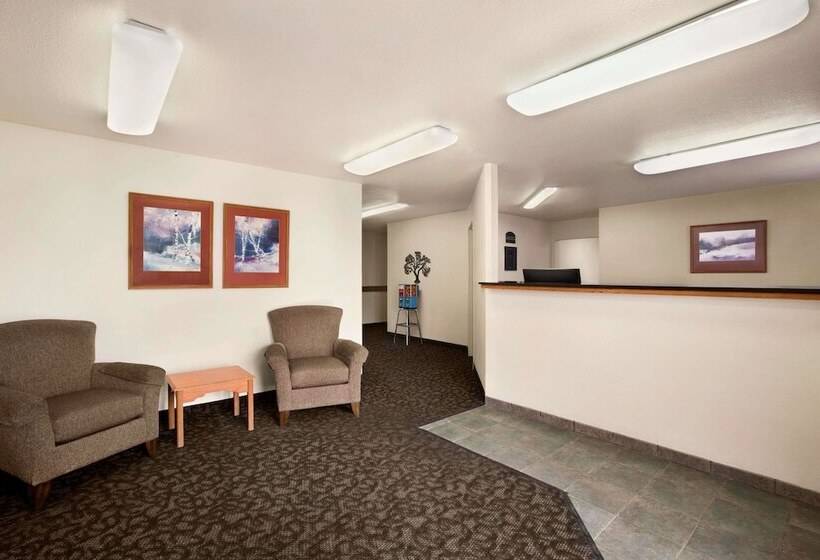 فندق Travelodge By Wyndham Pecos