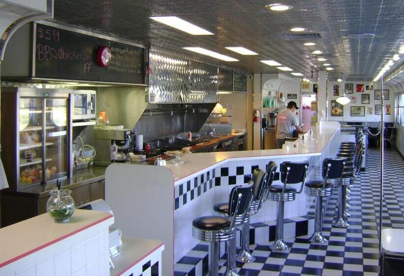 فندق Travelodge By Wyndham Sharon Springs