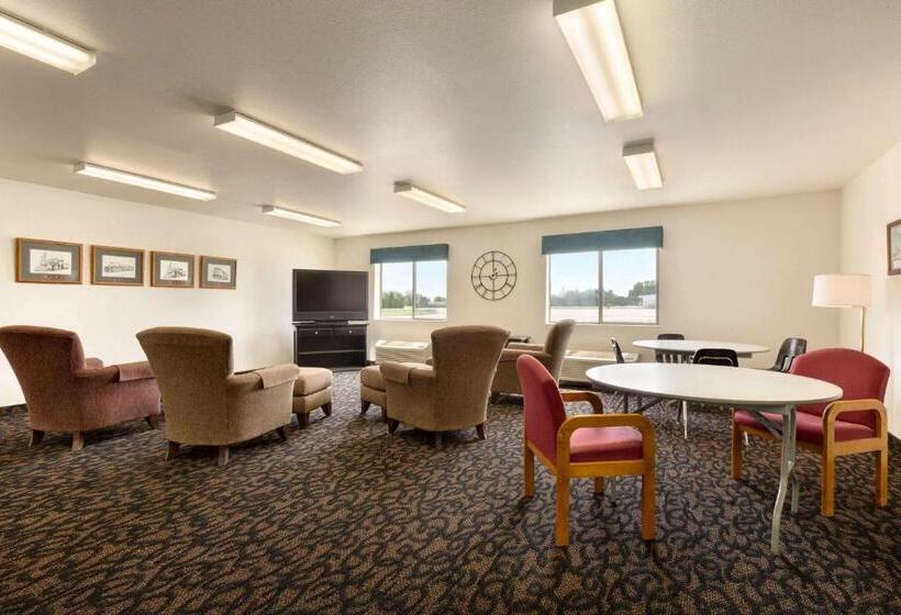 فندق Travelodge By Wyndham Sharon Springs