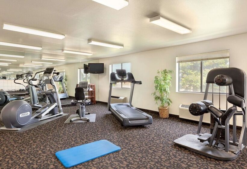 فندق Travelodge By Wyndham Sharon Springs